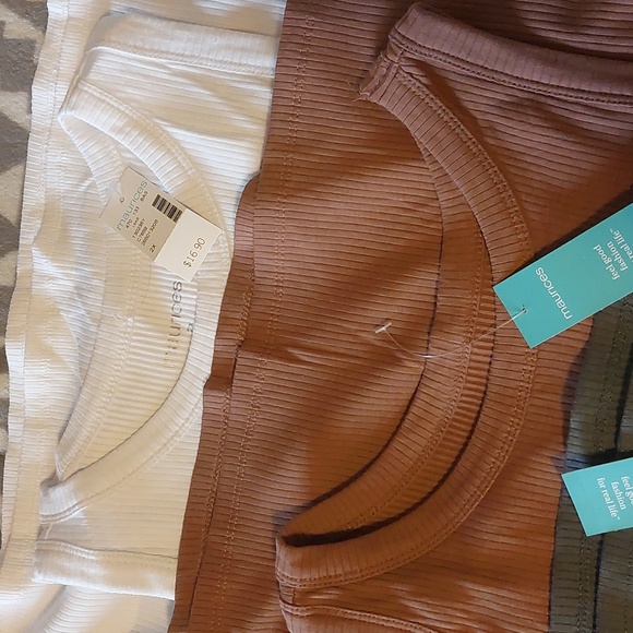 Maurices Plus Size Tank Tops - Picture 3 of 4